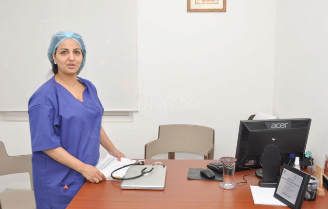 Dr Nikita Trehan with Patient